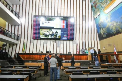 AL-BA aprova reforma administrativa de Jerônimo e empréstimo de 150 milhões de dólares