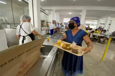 Almoço Solidário é realizado no Restaurante Popular