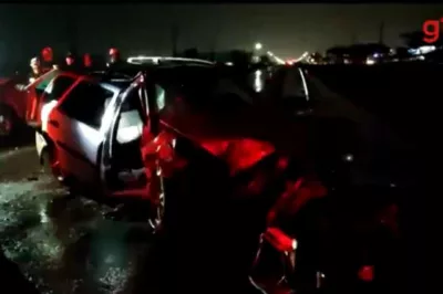 Luís Eduardo Magalhães: Motorista fica preso às ferragens após acidente na BR-242