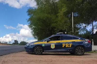 PRF recupera motocicleta roubada em Entre Rios (BA)