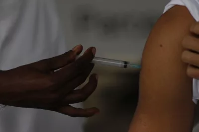 Covid: aplicação da vacina bivalente deve começar em 27 de fevereiro