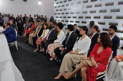 Jerônimo Rodrigues empossa secretários de governo; veja lista