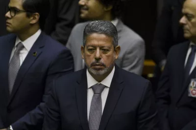 Câmara entrega à PGR notícia-crime contra vândalos