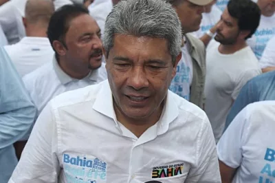 Jerônimo participa das homenagens a Iemanjá na manhã desta quinta-feira (2)
