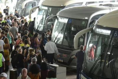 Aeroportos e rodoviárias da Bahia terão horários extras durante Carnaval; confira