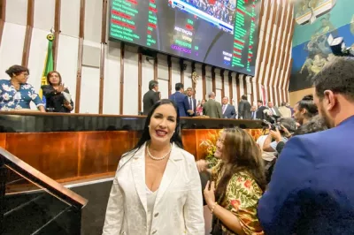 Ludmilla Fiscina toma posse como Deputada Estadual