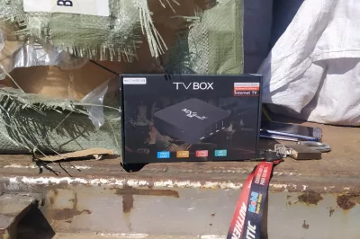Na Bahia, PRF apreende quase 100 mil decodificadores de TV proibidos pela Anatel