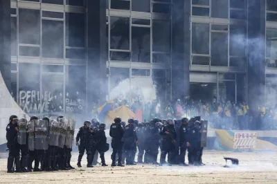 AGU pede a condenação de 40 pessoas por atos golpistas em janeiro