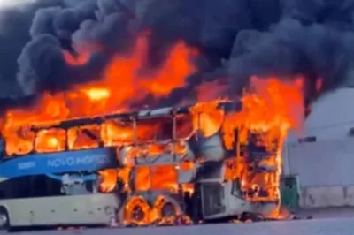 Ônibus pega fogo dentro de rodoviária de cidade do oeste da Bahia