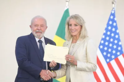Lula recebe credenciais de nove novos embaixadores no Brasil