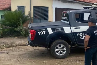 Presa filha suspeita de matar o pai no interior