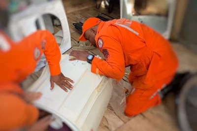 Bombeiros retiram criança de dentro de máquina de lavar