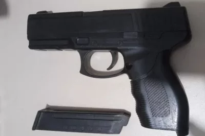 Itanagra: policiais do 4° BPM apreendem simulacro de arma de fogo com estudante em escola municipal
