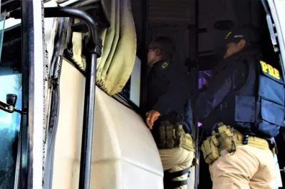 PRF prende homem por furto em ônibus interestadual
