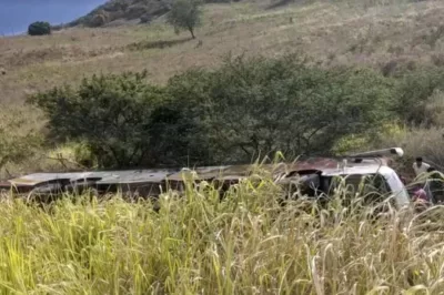Duas pessoas morrem e 9 ficam feridas em acidente com ônibus na Bahia