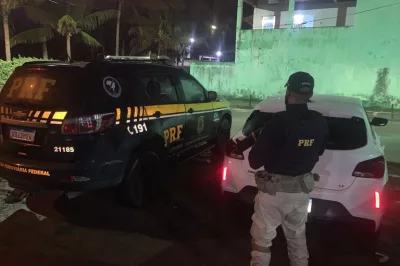 PRF recupera em Santo Antônio de Jesus veículo roubado em Salvador
