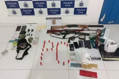 Operação em Nova Fátima cumpre mandados e apreende armas