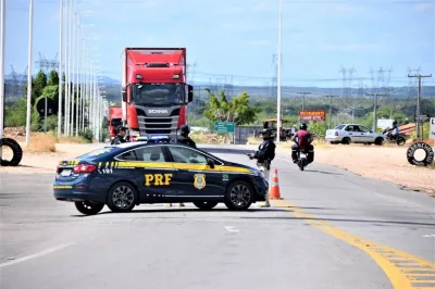 Acidentes com mortos e feridos nas estradas caem durante o feriado