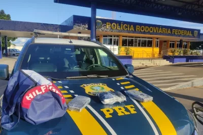 PRF prende passageiro de ônibus transportando tabletes de cocaína avaliados em quase R$ 500 mil