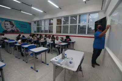 Governo do Estado concede duas mil licenças-prêmios a servidores da SEC e a professores, nesta quarta (19)