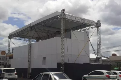 Estruturas para Micareta de Feira começam a ser montadas