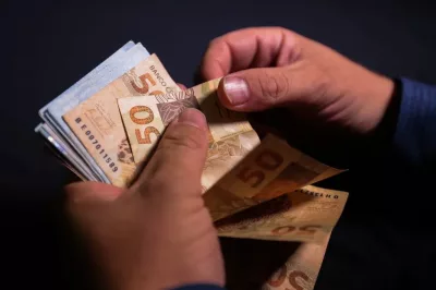 Bolsa Família: beneficiários com NIS final 3 recebem nesta quarta (20)