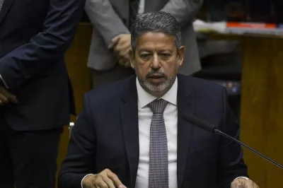 Arthur Lira adia votação do PL das Fake News