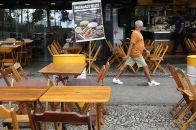 IBGE: volume de serviços cai 3,1% em janeiro em relação a dezembro