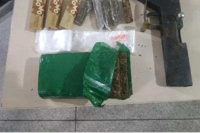 Inhambupe: policiais do 4° BPM realizam apreensão  de drogas e prendem homem em flagrante delito