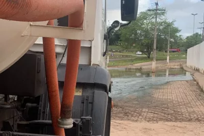 Alagoinhas: Prefeitura realiza operação de limpeza e desobstrução de bueiros em pontos críticos da cidade