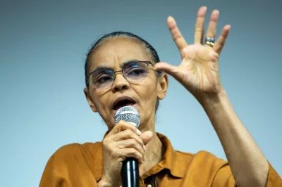 Marina Silva recebe alta hospitalar após tratar da covid-19