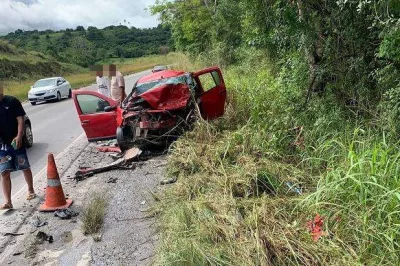 Três pessoas morrem e uma fica ferida em acidente na BR-101, próximo de Alagoinhas