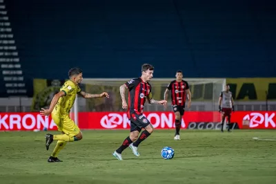 Ataque sai em branco e Vitória perde a segunda na Série B