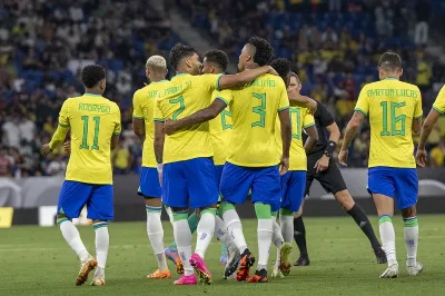 Vini Jr. fecha goleada de 4 a 1 contra Guiné em jogo contra o racismo