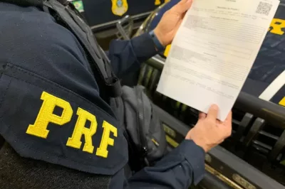 PRF prende homem procurado por violência doméstica