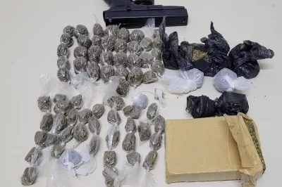 Alagoinhas: policiais do 4° BPM realizam apreensão de drogas e simulacro de arma de fogo