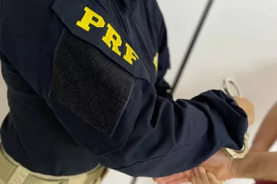 Em Jequié, PRF prende foragido da justiça durante abordagem a ônibus