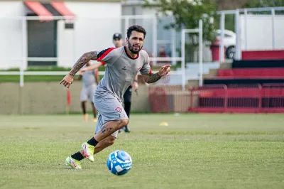 Vitória visita o Tombense para permanecer na liderança da Série B