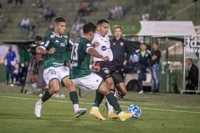 Vitória joga mal e perde para o Guarani no Brinco de Ouro