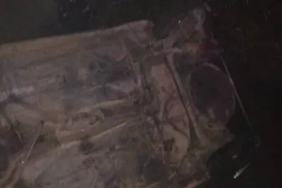 Motorista perde controle e carro cai de ponte no interior da Bahia