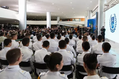 Governo federal vai encerrar programa de escolas cívico-militares