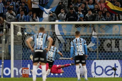 Bahia cede empate ao Grêmio, perde nos pênaltis e dá adeus à Copa do Brasil