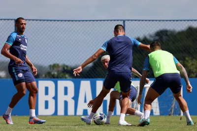 Bahia enfrenta o Athletico-PR para se afastar do Z-4