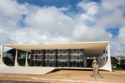 STF proíbe tese de legítima defesa da honra em casos de feminicídio