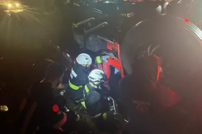 Duas vítimas presas nas ferragens são resgatadas por bombeiros do 9° BBM