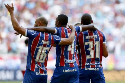 Bahia goleia o Bragantino e volta a ganhar fôlego na competição