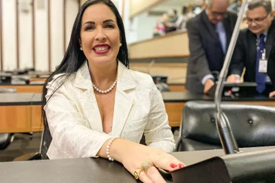 Ludmilla Fiscina comemora anúncio do Programa CNH Social pelo diretor-geral do Detran-BA