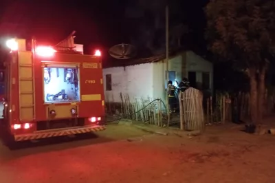 Incêndio em residência é debelado por bombeiros do 15° BBM