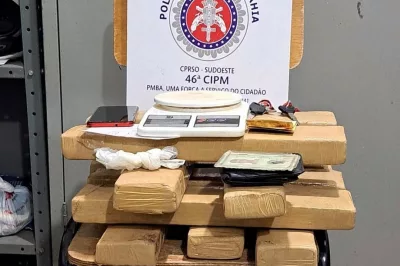 Polícia captura dupla com 12kg de maconha e motocicleta clonada no interior da Bahia