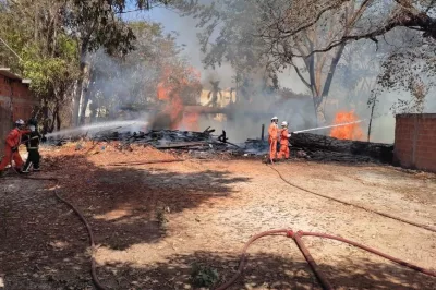 Incêndio em madeireira é debelado pelo 17º BBM na cidade de Barreiras
